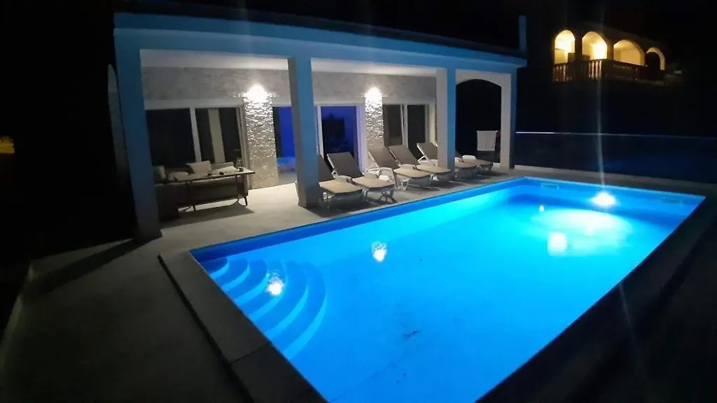 Pool-Villa „4 Seasons“ Seaview Novi Vinodolski