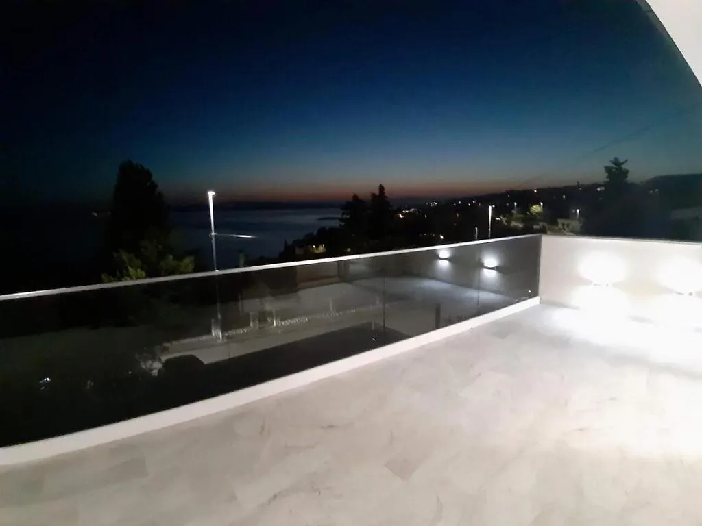 Pool-Villa „4 Seasons“ Seaview Novi Vinodolski